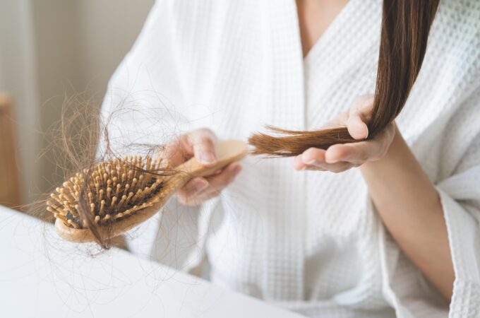 Natural Hair Loss Remedies & Treatments - The Holistic Highway