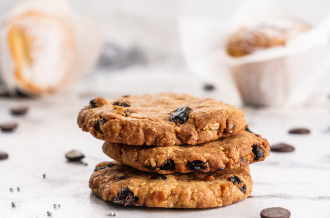 Meals That Heal - Heart Healthy Vegan Oatmeal Chocolate Chip Cookies - The Holistic Highway